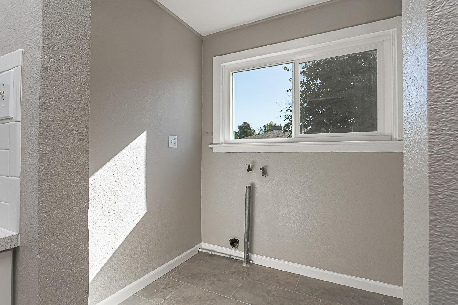 Detail Gallery Image 15 of 28 For 155 N Bryan Ave, Oakdale,  CA 95361 - 2 Beds | 1 Baths