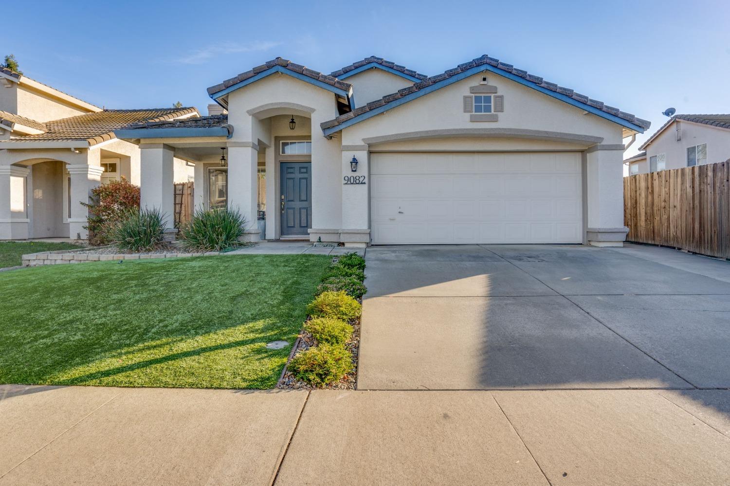 Detail Gallery Image 1 of 22 For 9082 Wigmore Ct, Elk Grove,  CA 95624 - 3 Beds | 2 Baths