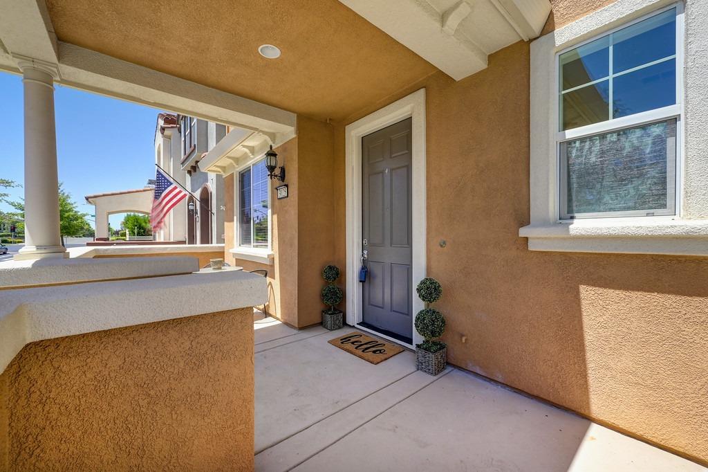 Detail Gallery Image 13 of 65 For 3025 Monument Dr, Roseville,  CA 95747 - 3 Beds | 2/1 Baths