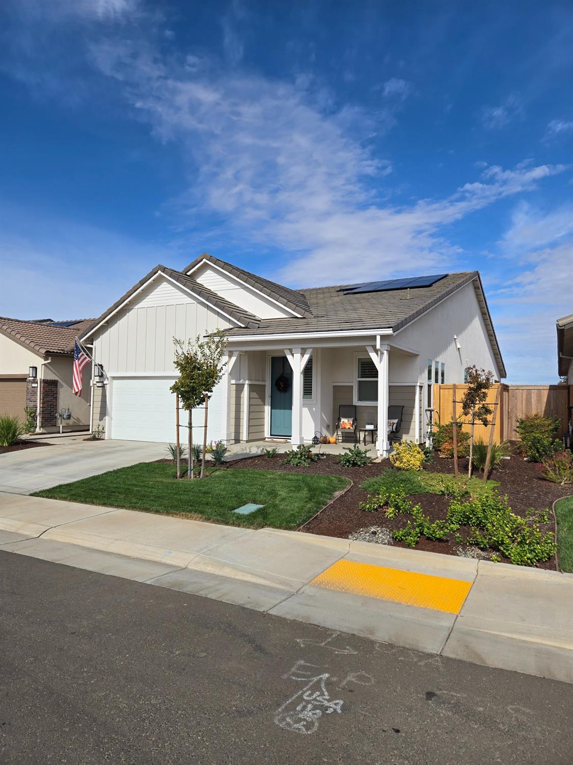 Detail Gallery Image 2 of 45 For 5040 Peace Lily Ln, Roseville,  CA 95747 - 2 Beds | 2/1 Baths