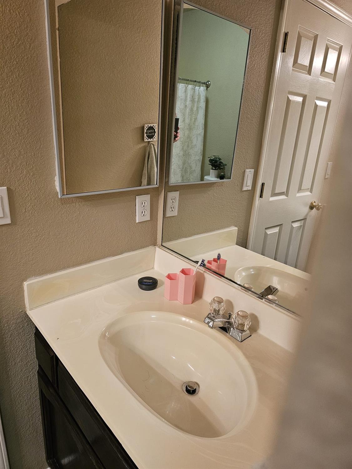 Detail Gallery Image 32 of 46 For 8672 Spring House Way, Elk Grove,  CA 95624 - 4 Beds | 2/1 Baths