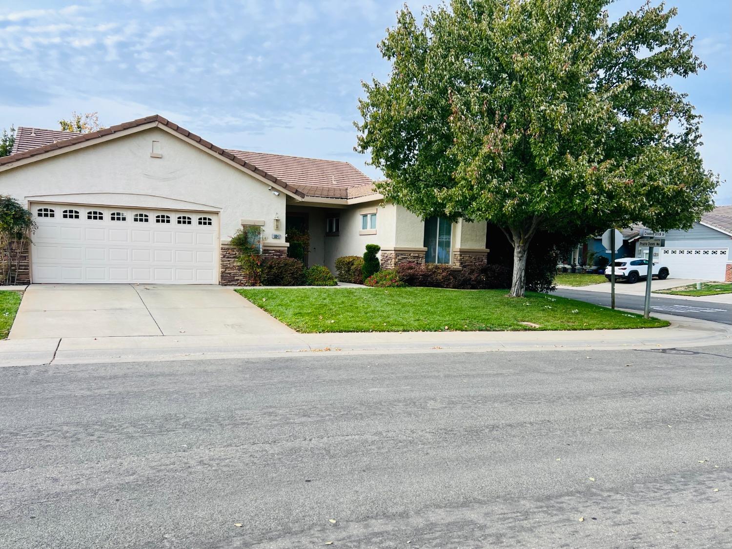 Detail Gallery Image 1 of 7 For 10047 Crooked Stick, Sacramento,  CA 95829 - 4 Beds | 2 Baths