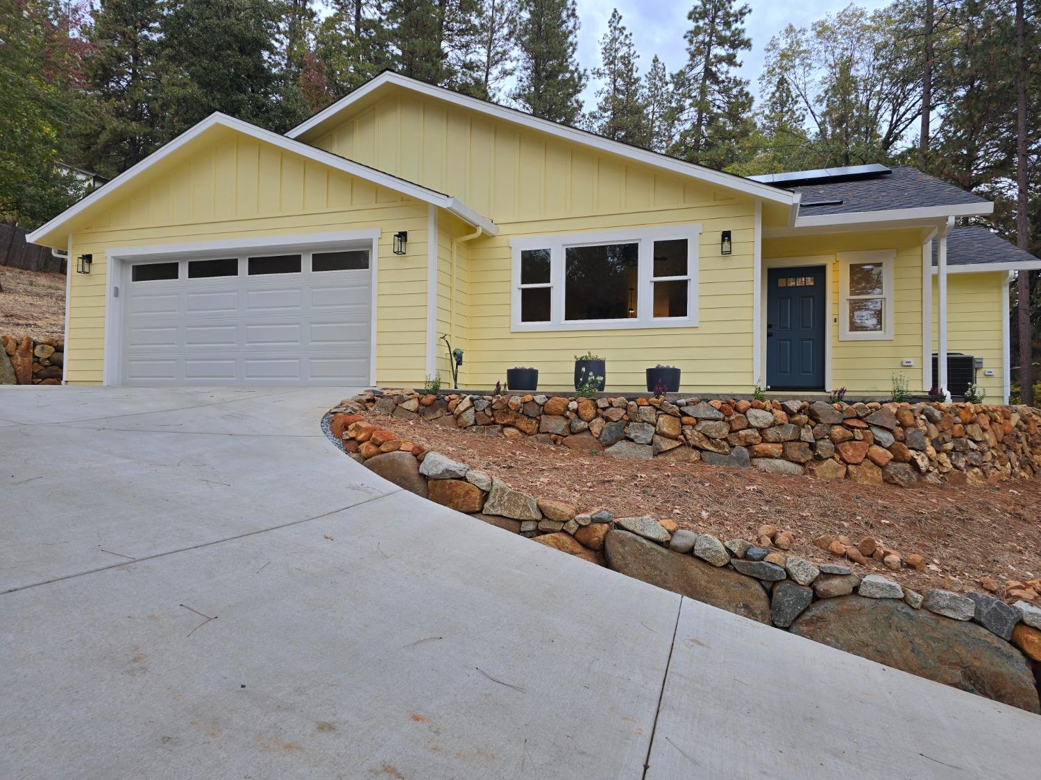 Detail Gallery Image 1 of 52 For 14978 Stinson Dr, Grass Valley,  CA 95949 - 3 Beds | 2 Baths