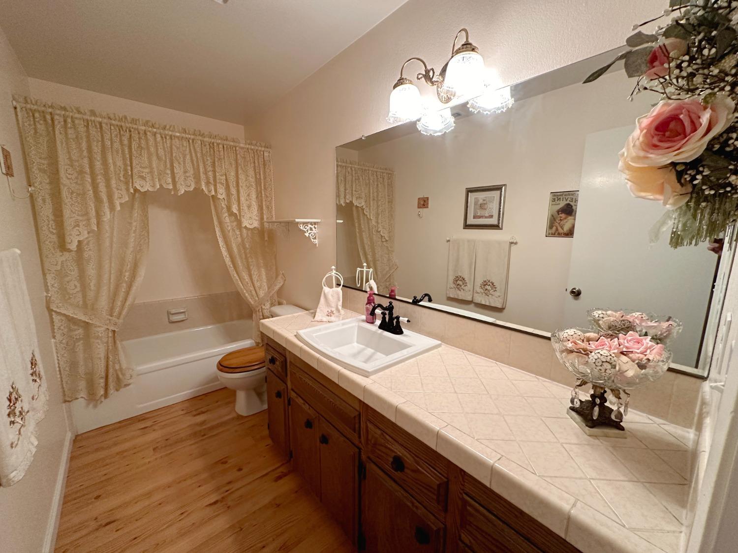 Detail Gallery Image 30 of 55 For 979 Placer Ave, Manteca,  CA 95336 - 3 Beds | 2 Baths