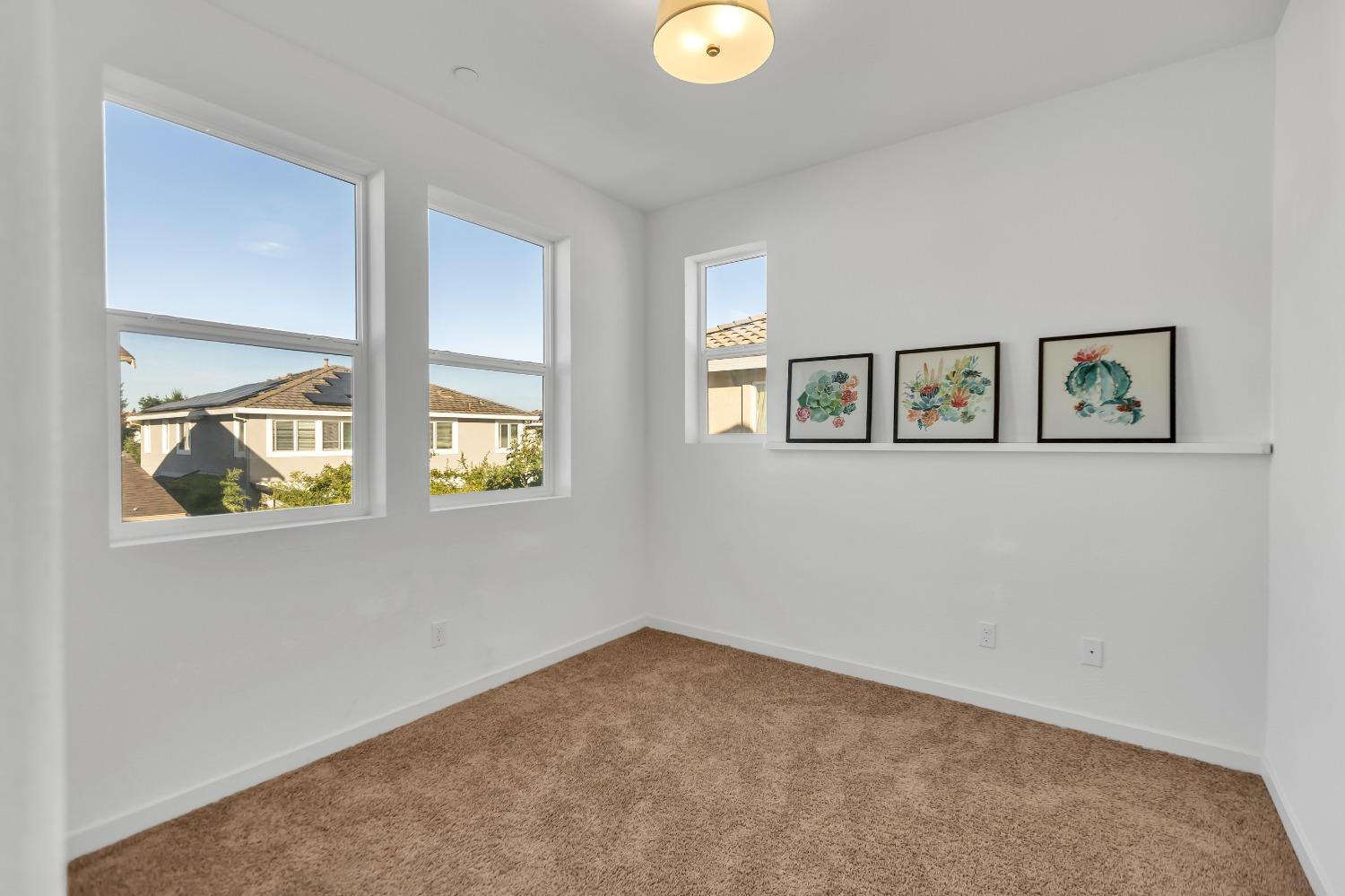 Detail Gallery Image 39 of 67 For 2 Bateson Ct, Elk Grove,  CA 95758 - 4 Beds | 2/1 Baths