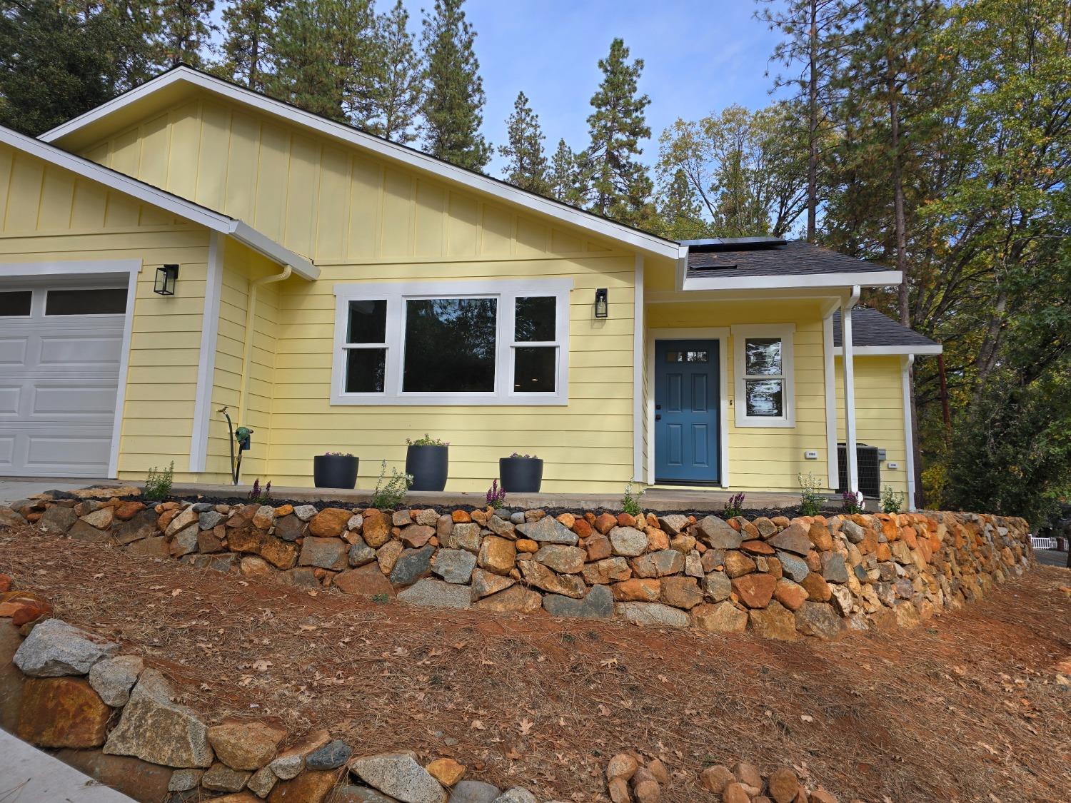 Detail Gallery Image 2 of 52 For 14978 Stinson Dr, Grass Valley,  CA 95949 - 3 Beds | 2 Baths