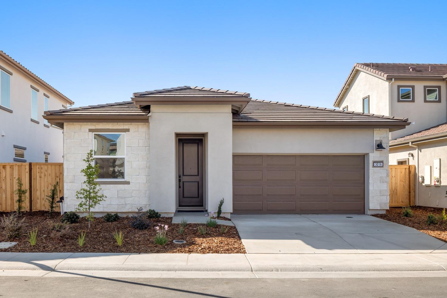 Detail Gallery Image 1 of 20 For 3016 Astronomer Way, Roseville,  CA 95747 - 3 Beds | 2 Baths