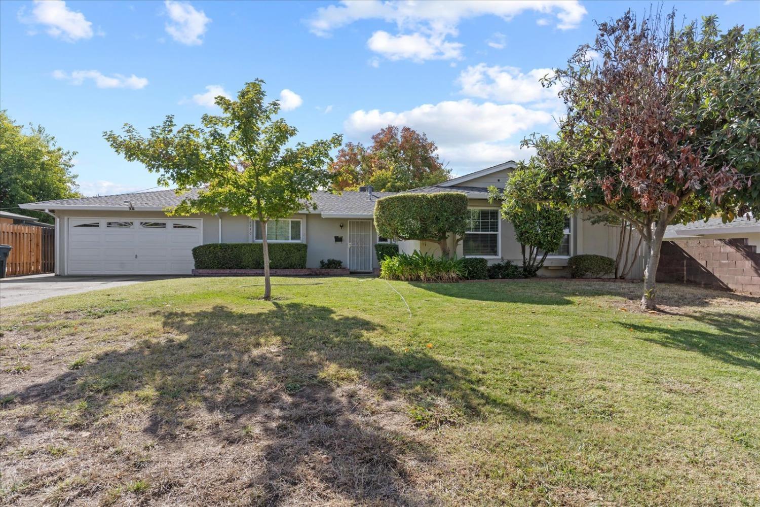 Detail Gallery Image 2 of 65 For 6910 Calvin Dr, Citrus Heights,  CA 95621 - 4 Beds | 2 Baths