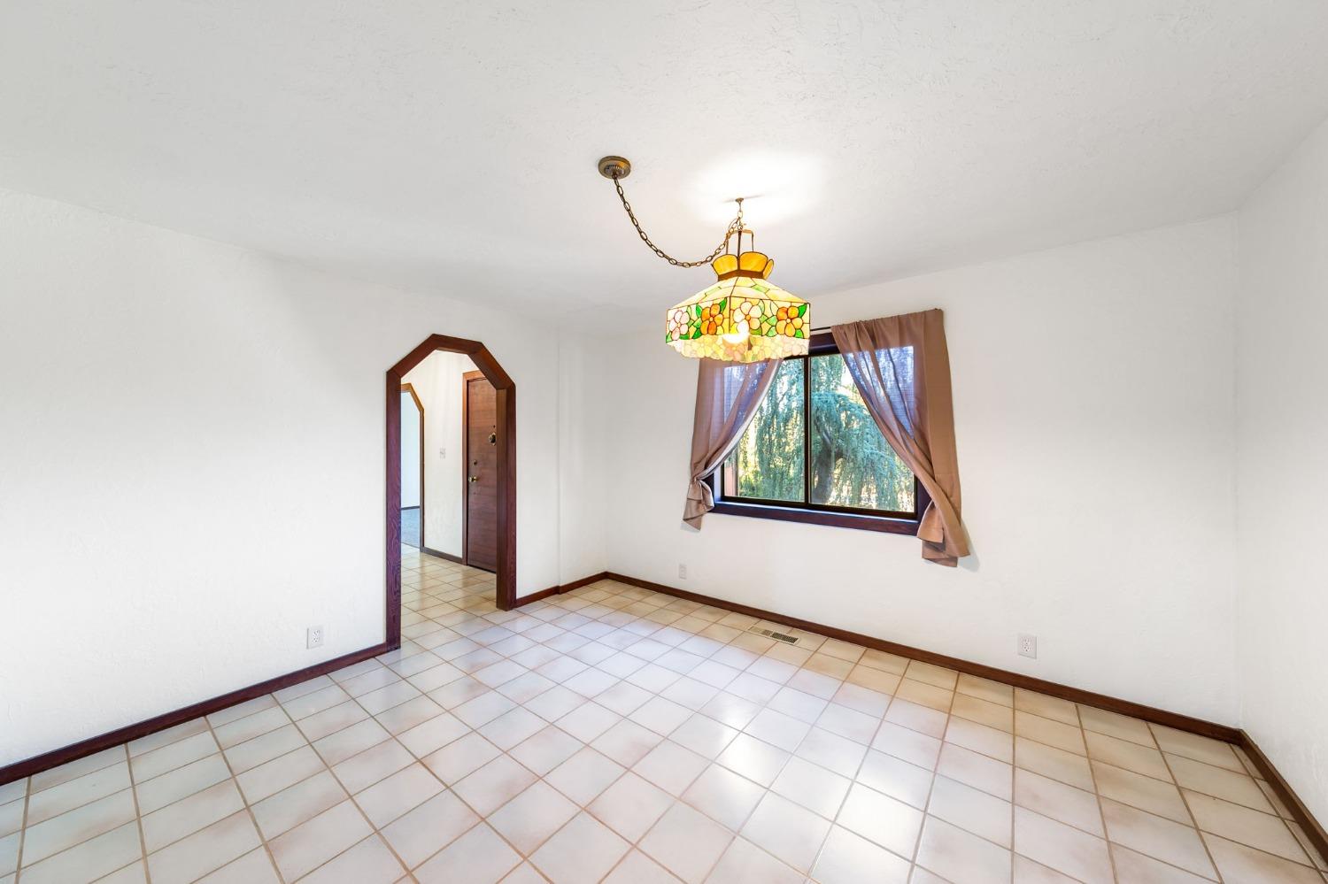 Detail Gallery Image 15 of 71 For 10265 Newtown Rd, Nevada City,  CA 95959 - 4 Beds | 2/1 Baths