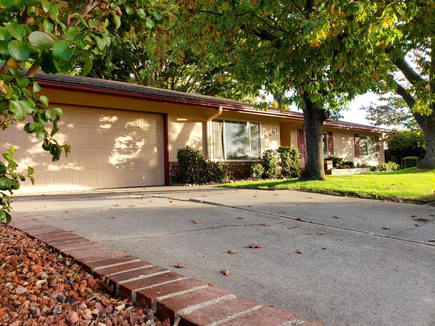 Detail Gallery Image 1 of 28 For 9651 La Nuez Dr, Elk Grove,  CA 95624 - 4 Beds | 2 Baths