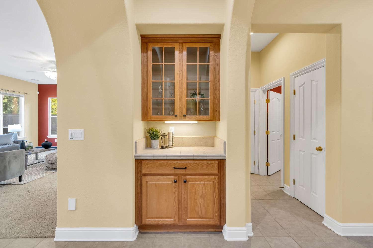 Detail Gallery Image 20 of 44 For 5568 Dunlay Dr, Sacramento,  CA 95835 - 4 Beds | 2/1 Baths