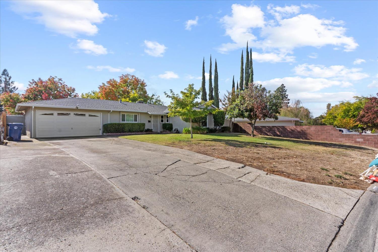 Detail Gallery Image 1 of 65 For 6910 Calvin Dr, Citrus Heights,  CA 95621 - 4 Beds | 2 Baths