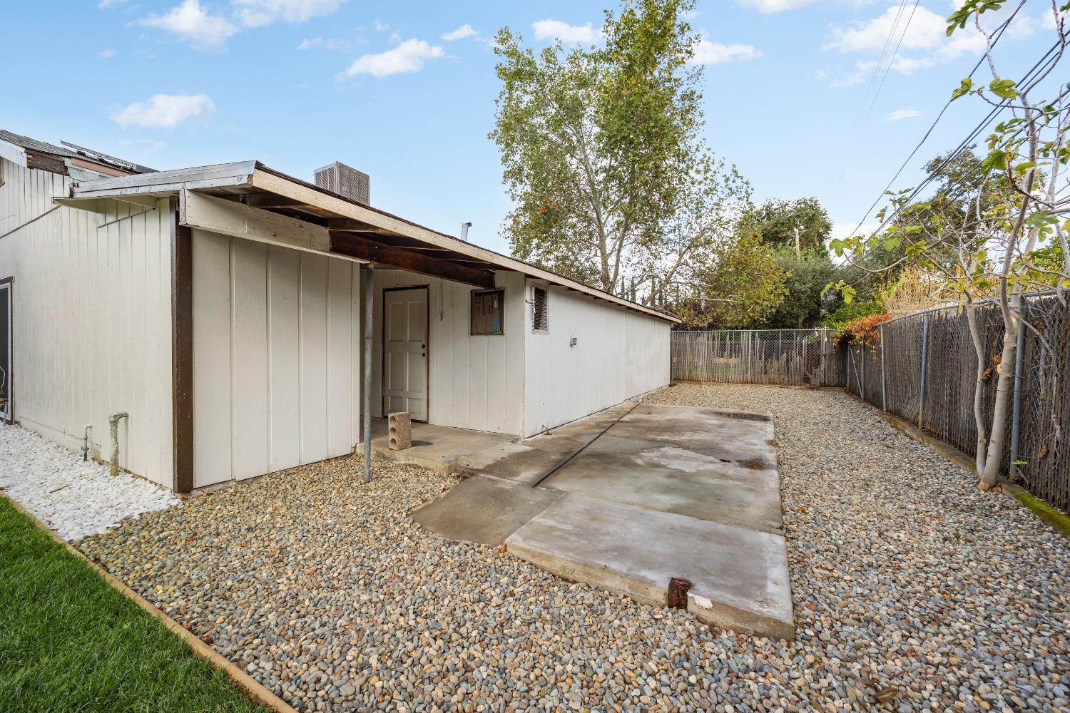 Detail Gallery Image 13 of 26 For 3538 Tarro Way, Carmichael,  CA 95608 - 5 Beds | 3/1 Baths