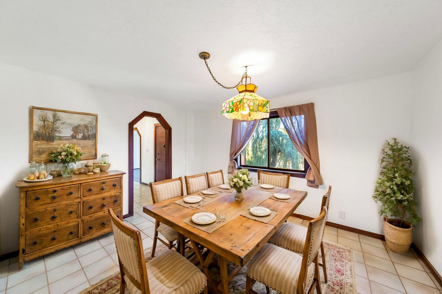 Detail Gallery Image 16 of 71 For 10265 Newtown Rd, Nevada City,  CA 95959 - 4 Beds | 2/1 Baths