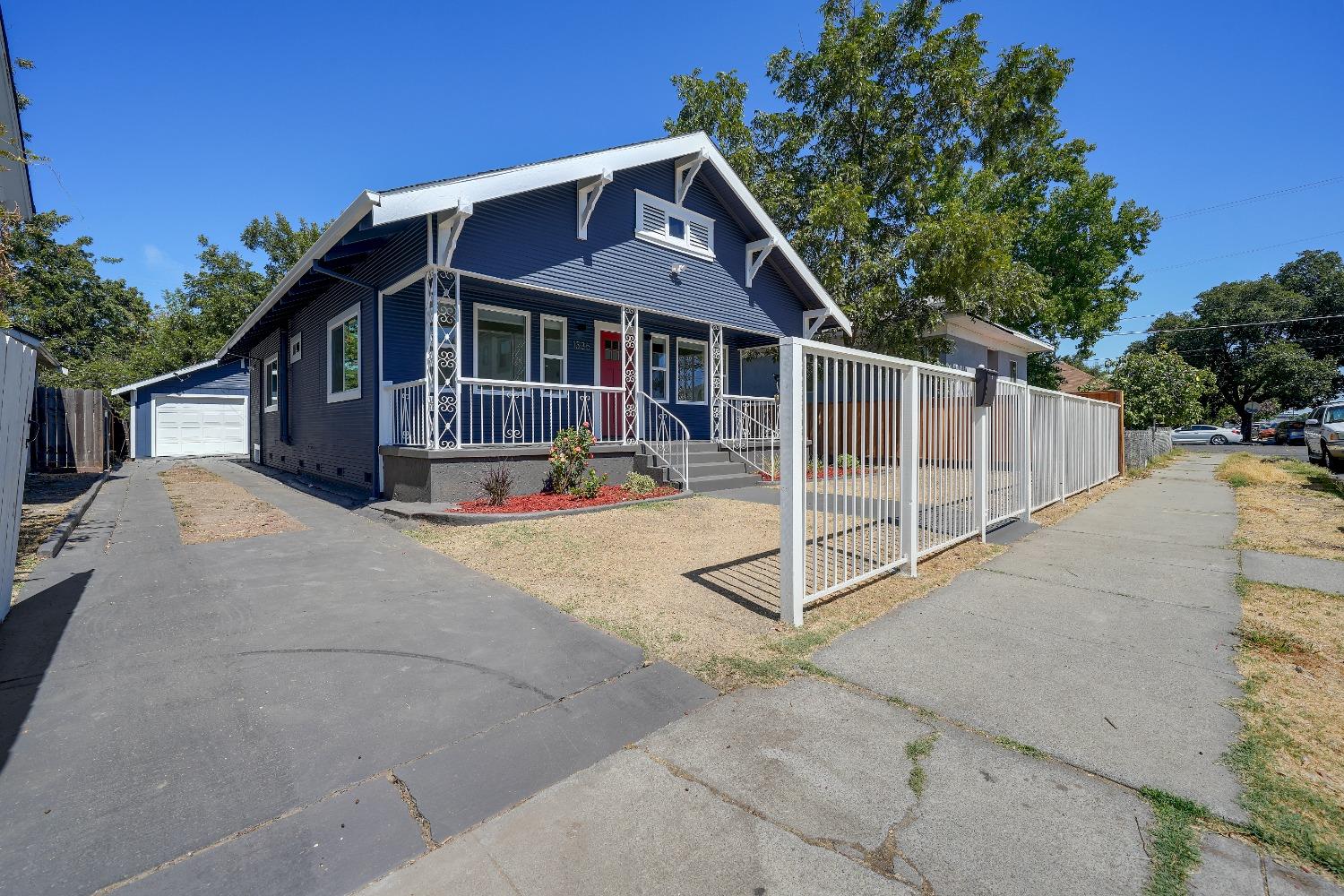 Detail Gallery Image 6 of 43 For 1335 E Flora St, Stockton,  CA 95205 - 2 Beds | 2 Baths