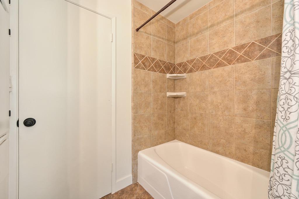 Detail Gallery Image 20 of 32 For 719 Costa Dr, Lodi,  CA 95240 - 2 Beds | 2 Baths