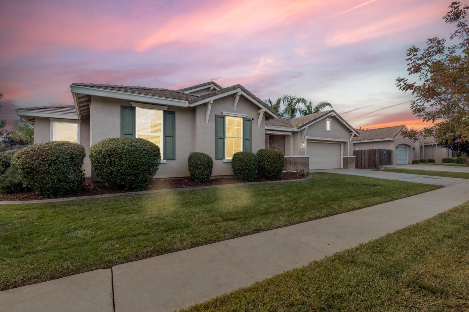 Detail Gallery Image 1 of 47 For 1092 Bronco Dr, Plumas Lake,  CA 95961 - 4 Beds | 2 Baths