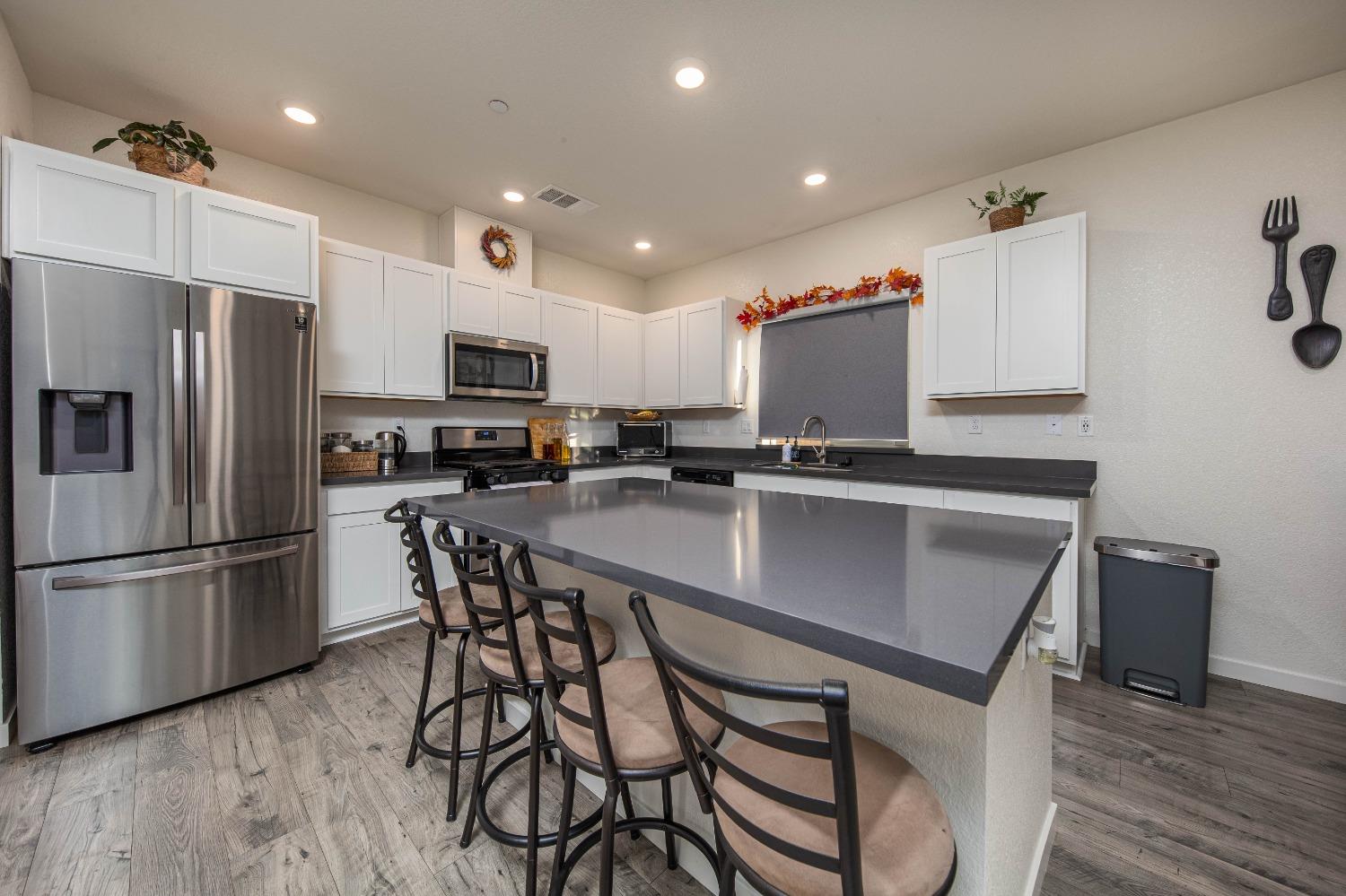 Detail Gallery Image 14 of 49 For 10829 Kentledge St, Stockton,  CA 95219 - 4 Beds | 2/1 Baths