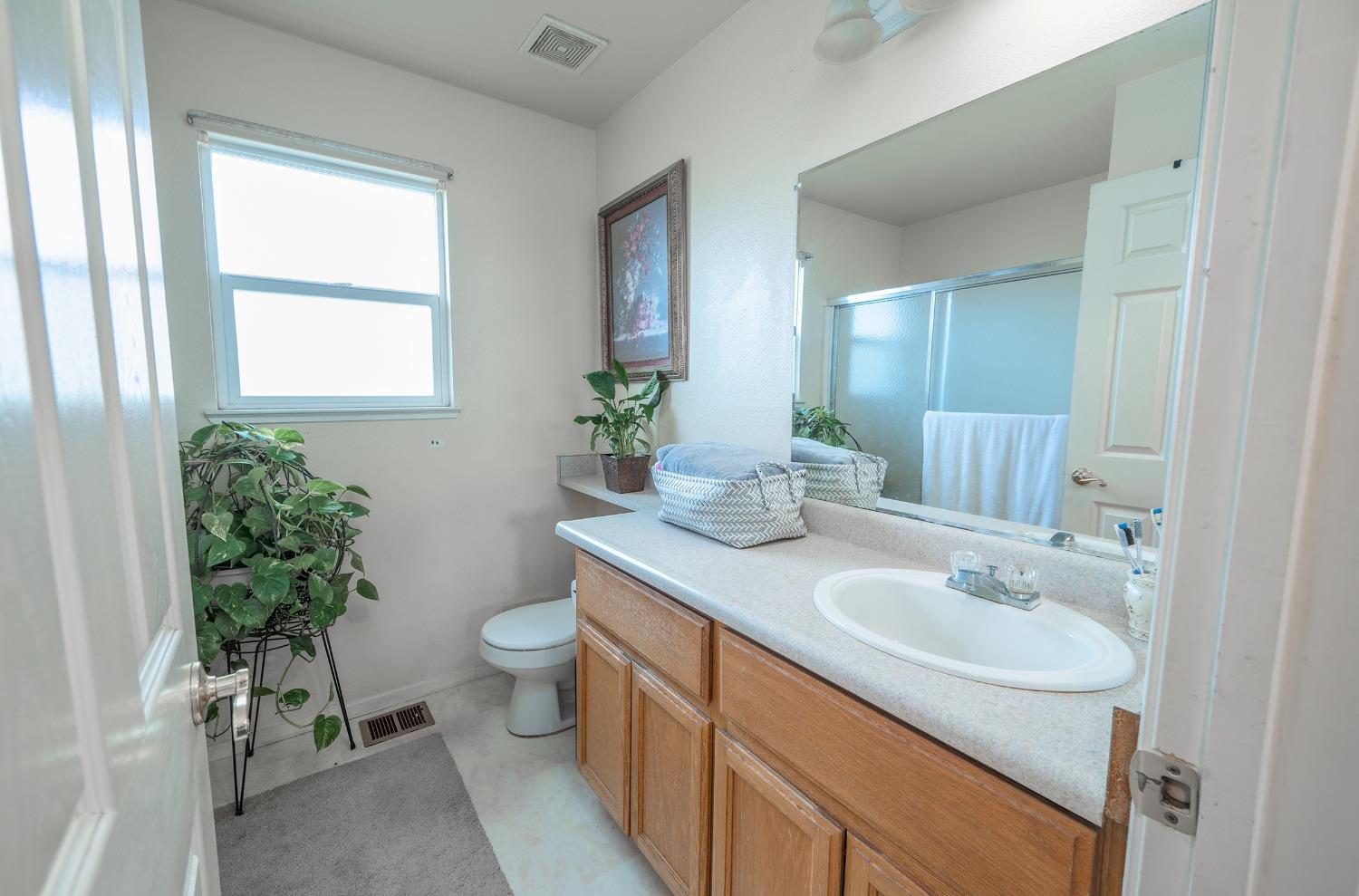 Detail Gallery Image 14 of 36 For 3343 Topeka St, Riverbank,  CA 95367 - 3 Beds | 2/1 Baths