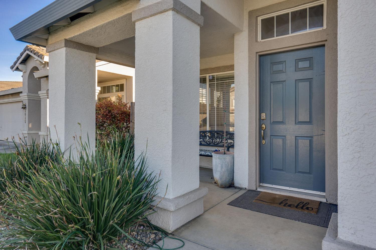 Detail Gallery Image 3 of 22 For 9082 Wigmore Ct, Elk Grove,  CA 95624 - 3 Beds | 2 Baths