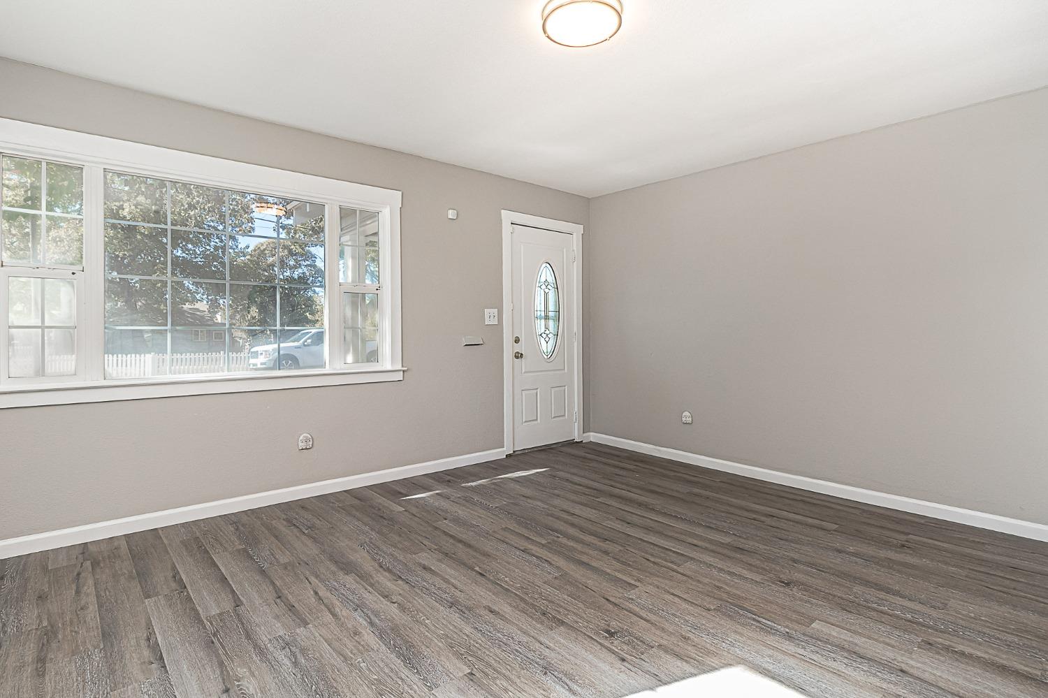 Detail Gallery Image 9 of 28 For 155 N Bryan Ave, Oakdale,  CA 95361 - 2 Beds | 1 Baths