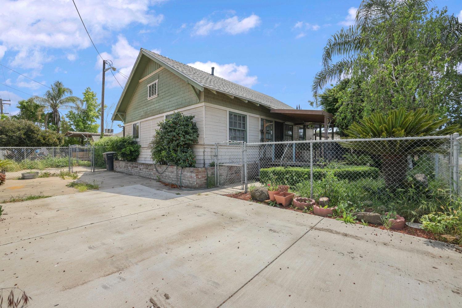 Detail Gallery Image 2 of 20 For 1324 Marlow St, Modesto,  CA 95351 - 2 Beds | 2 Baths