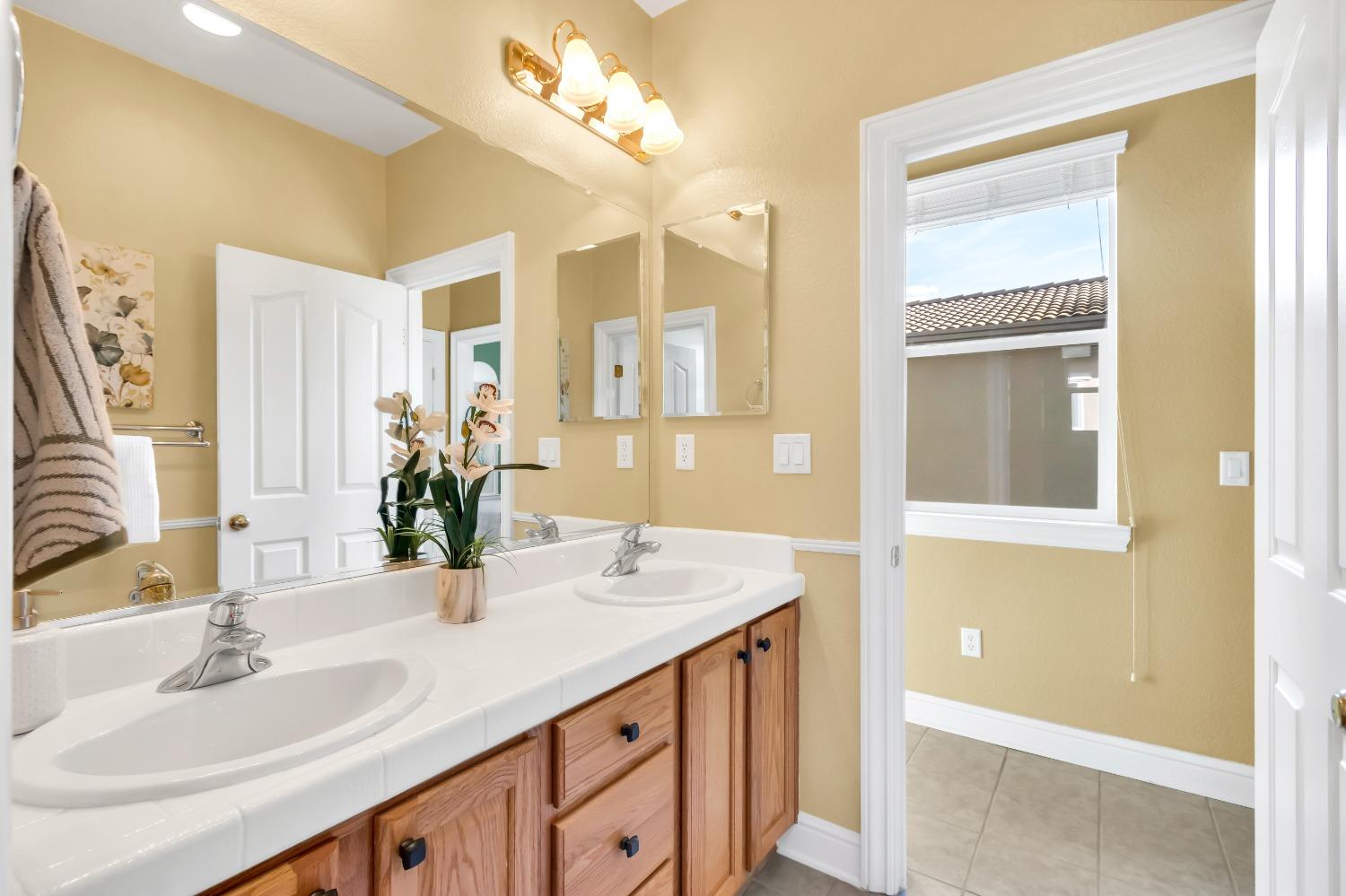 Detail Gallery Image 33 of 44 For 5568 Dunlay Dr, Sacramento,  CA 95835 - 4 Beds | 2/1 Baths