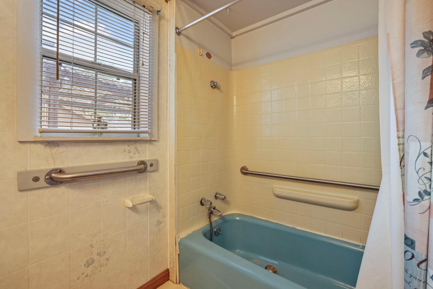 Detail Gallery Image 11 of 20 For 1324 Marlow St, Modesto,  CA 95351 - 2 Beds | 2 Baths