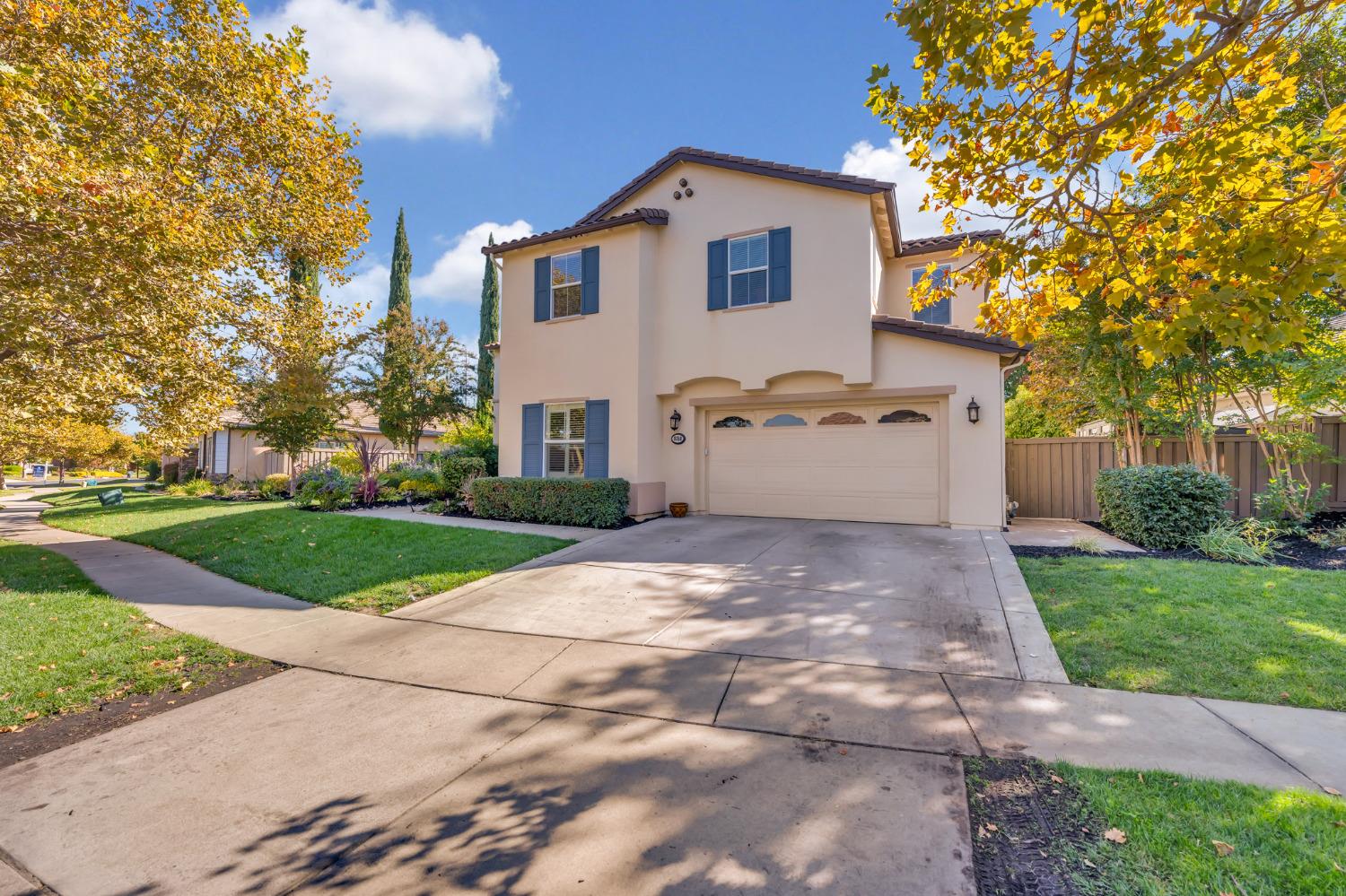 Detail Gallery Image 5 of 74 For 9350 Eagle Springs Pl, Roseville,  CA 95747 - 6 Beds | 4 Baths