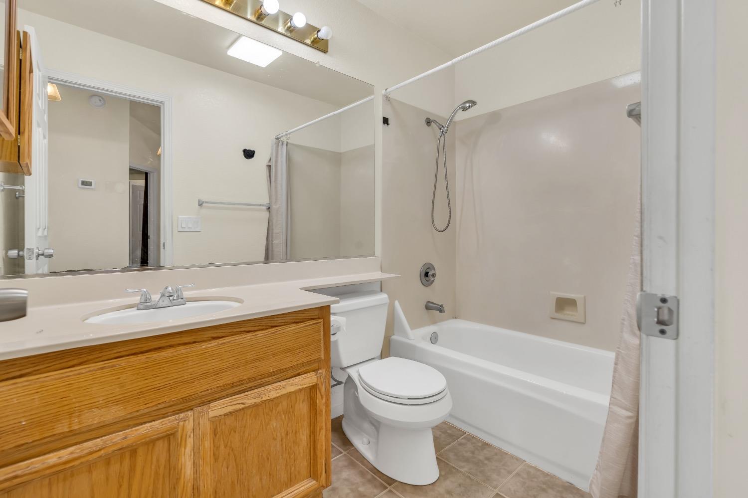 Detail Gallery Image 16 of 35 For 8048 Bridgeburn Ct, Elk Grove,  CA 95758 - 3 Beds | 2 Baths