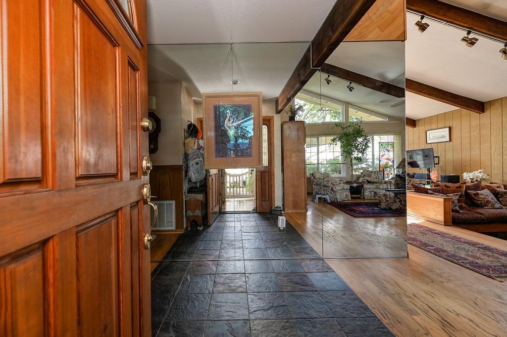 Detail Gallery Image 9 of 51 For 9284 Linda Rio Dr, Sacramento,  CA 95826 - 3 Beds | 2 Baths