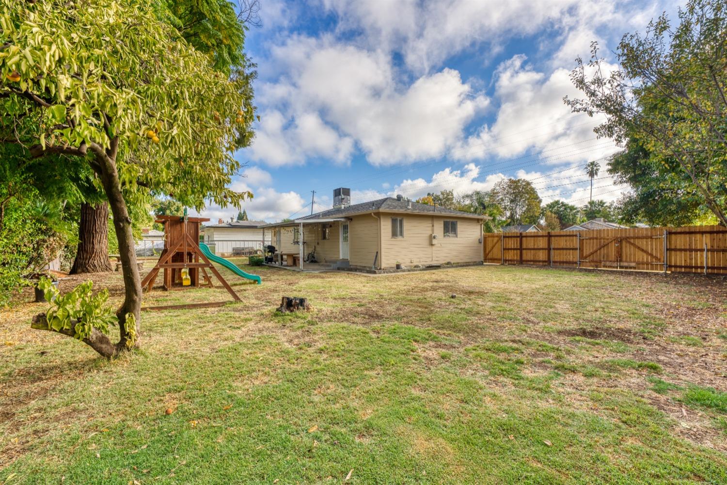 Detail Gallery Image 33 of 36 For 1003 Fleda Ave, Olivehurst,  CA 95961 - 3 Beds | 1/1 Baths