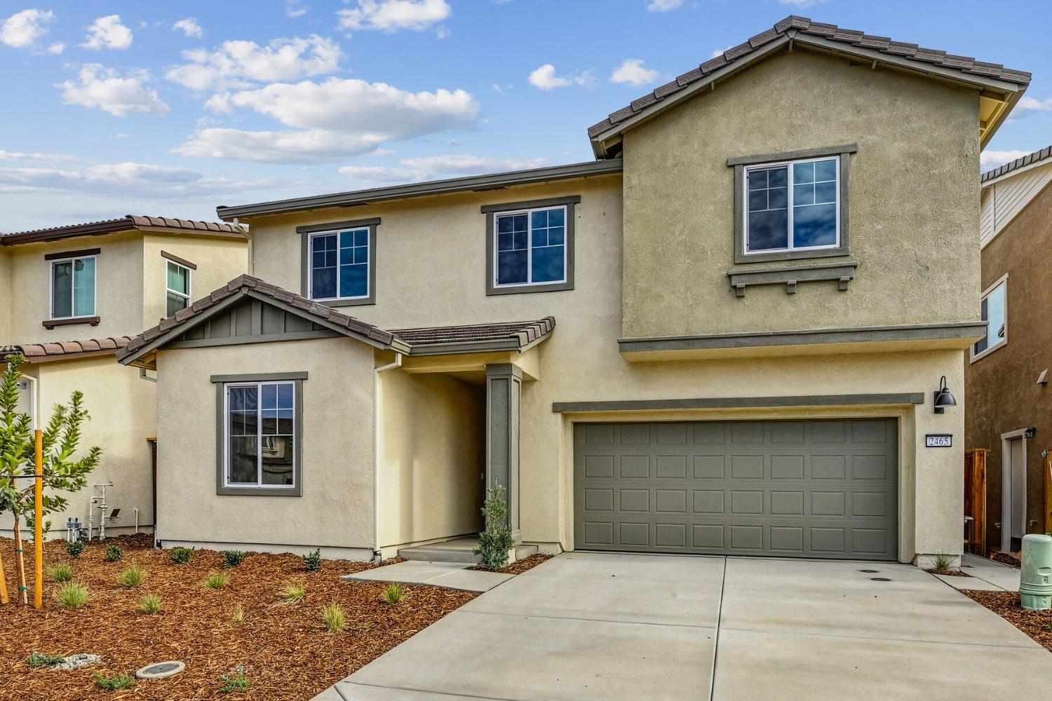 Detail Gallery Image 1 of 35 For 2465 Constellation Cir, Roseville,  CA 95747 - 4 Beds | 3 Baths