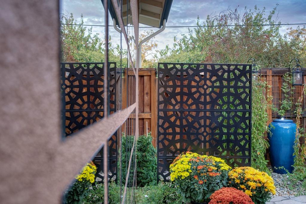 Detail Gallery Image 16 of 37 For 3273 Crocker Dr, Sacramento,  CA 95818 - 3 Beds | 2/1 Baths