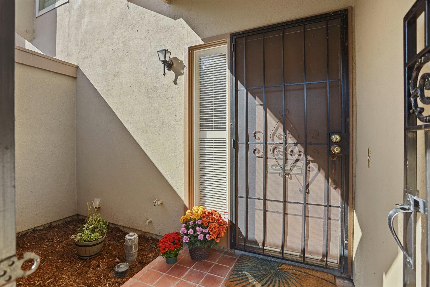 Detail Gallery Image 6 of 44 For 6209 Cumberland Pl, Stockton,  CA 95219 - 2 Beds | 1/1 Baths