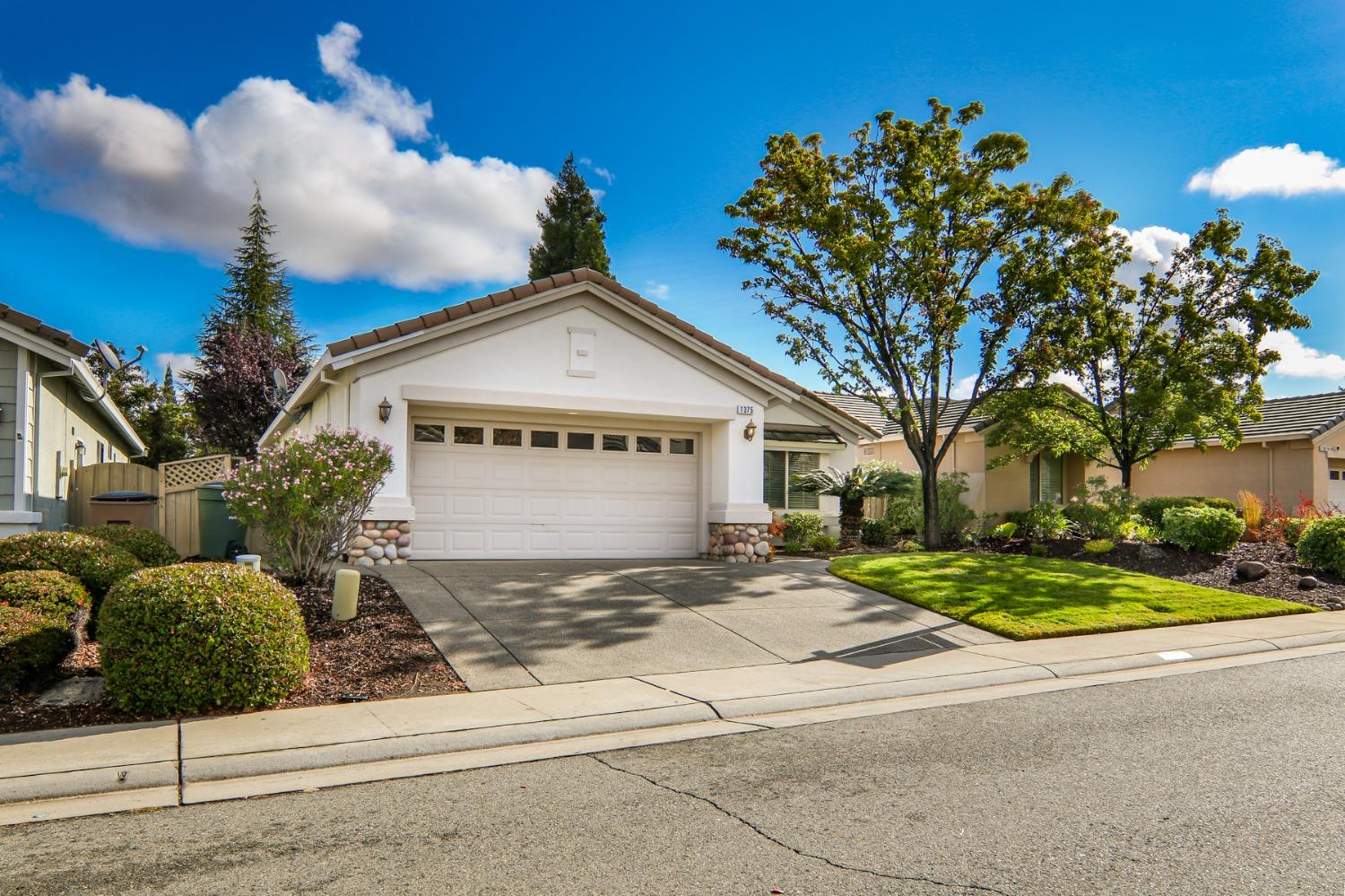 Detail Gallery Image 2 of 46 For 1375 Tahoma Ln, Lincoln,  CA 95648 - 2 Beds | 2 Baths