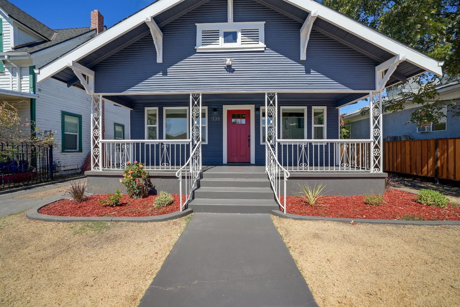 Detail Gallery Image 1 of 43 For 1335 E Flora St, Stockton,  CA 95205 - 2 Beds | 2 Baths