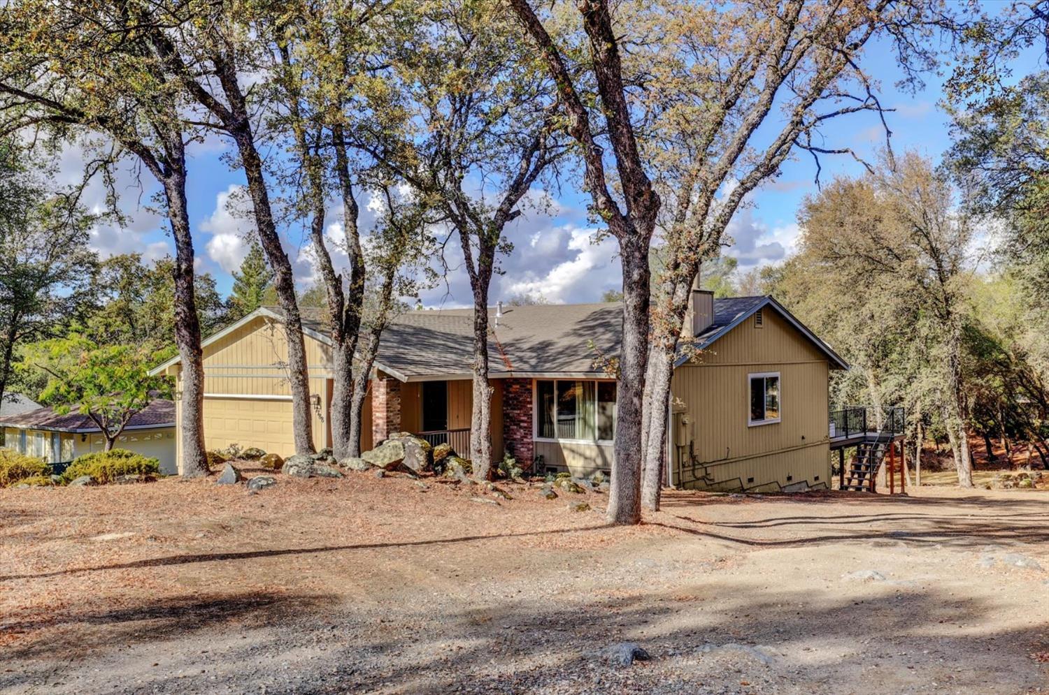 Silver Pine Drive, Penn Valley, California image 1