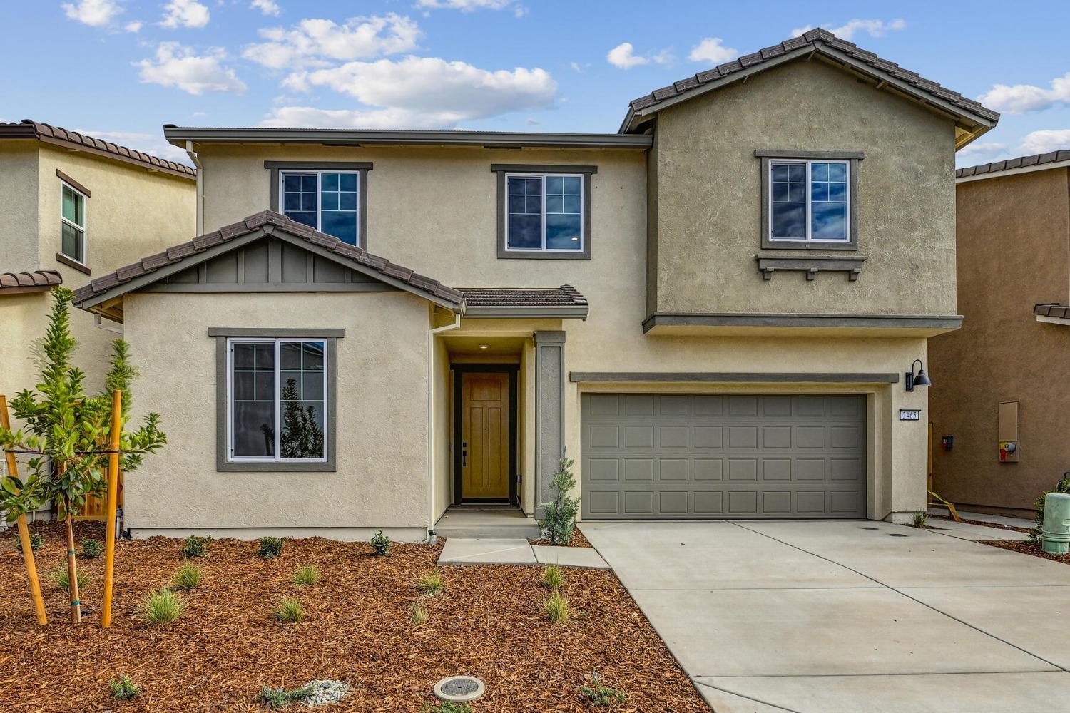 Detail Gallery Image 2 of 35 For 2465 Constellation Cir, Roseville,  CA 95747 - 4 Beds | 3 Baths