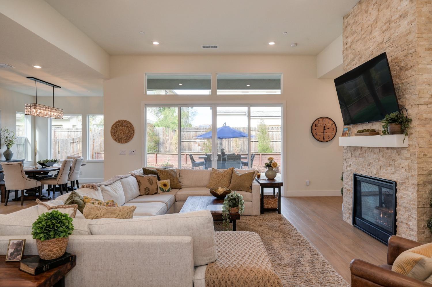 Detail Gallery Image 11 of 59 For 12033 Cobble Brook Dr, Rancho Cordova,  CA 95742 - 3 Beds | 2/1 Baths