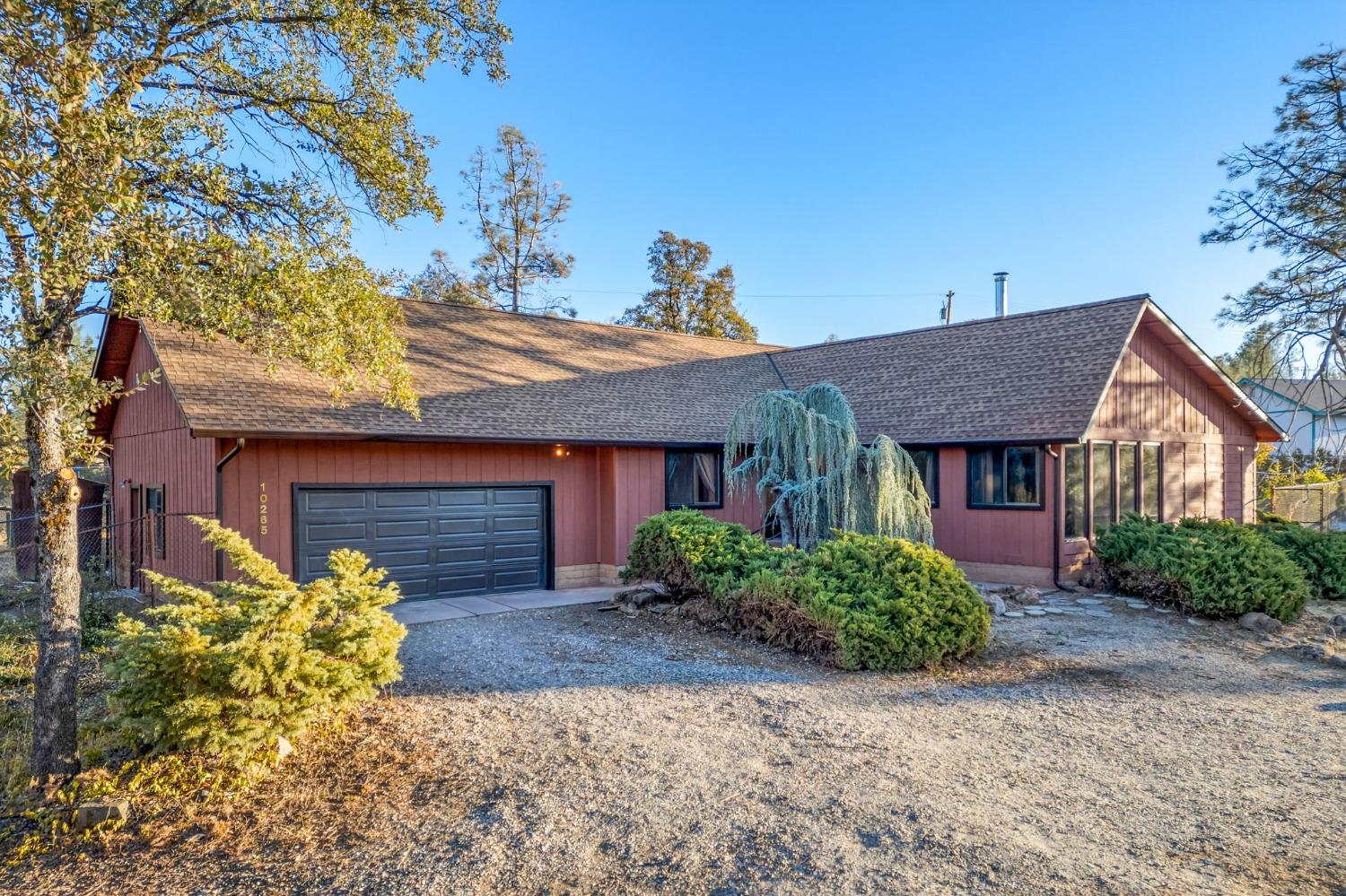 Detail Gallery Image 11 of 71 For 10265 Newtown Rd, Nevada City,  CA 95959 - 4 Beds | 2/1 Baths