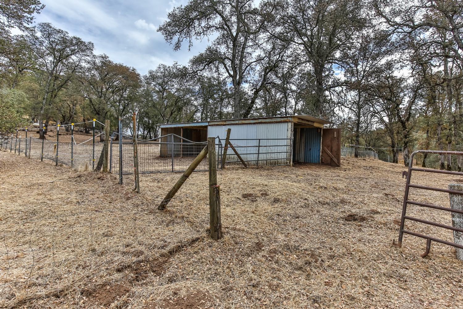 Detail Gallery Image 45 of 82 For 22422 E Hacienda Dr, Grass Valley,  CA 95949 - 5 Beds | 3 Baths