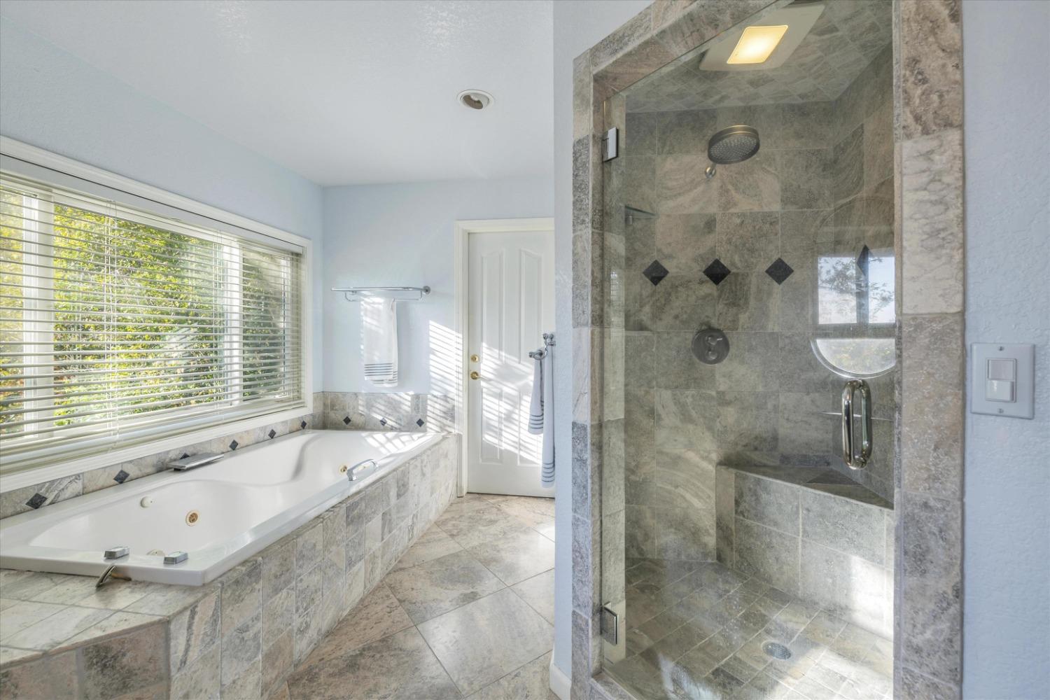 Detail Gallery Image 40 of 55 For 102 Woodview Ct, Folsom,  CA 95630 - 5 Beds | 3/1 Baths