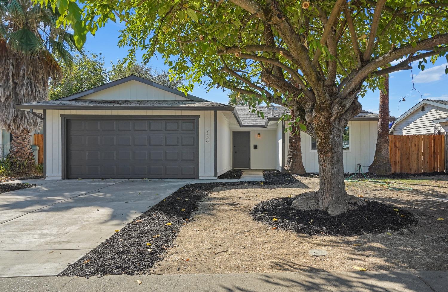 Detail Gallery Image 1 of 33 For 5456 Andrea Blvd, Sacramento,  CA 95842 - 4 Beds | 2 Baths