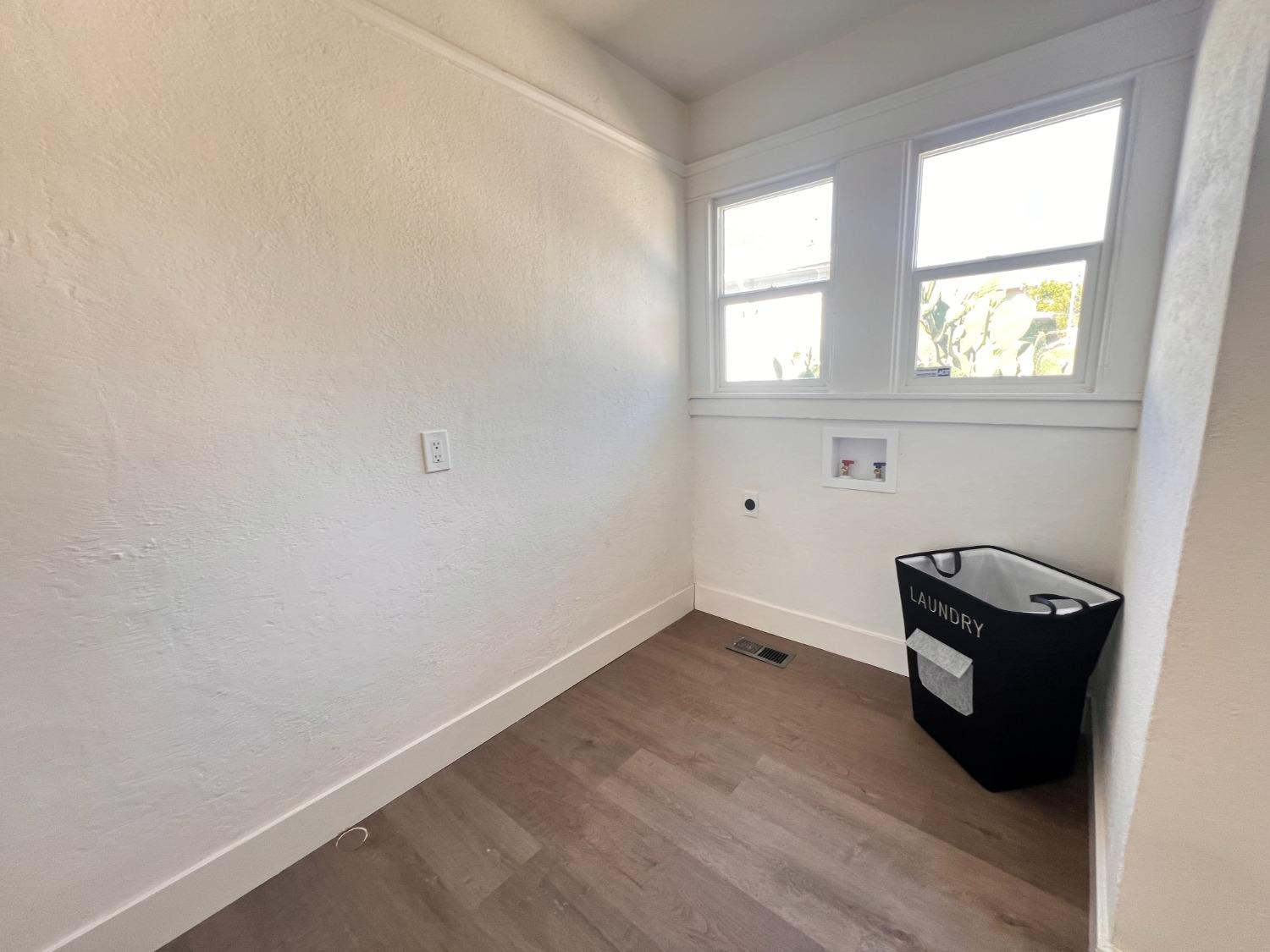 Detail Gallery Image 17 of 36 For 404 E Jefferson St, Stockton,  CA 95206 - 3 Beds | 1/1 Baths