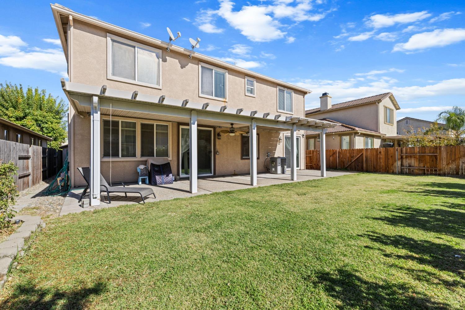 Detail Gallery Image 71 of 75 For 9708 Everbloom Way, Sacramento,  CA 95829 - 5 Beds | 3 Baths