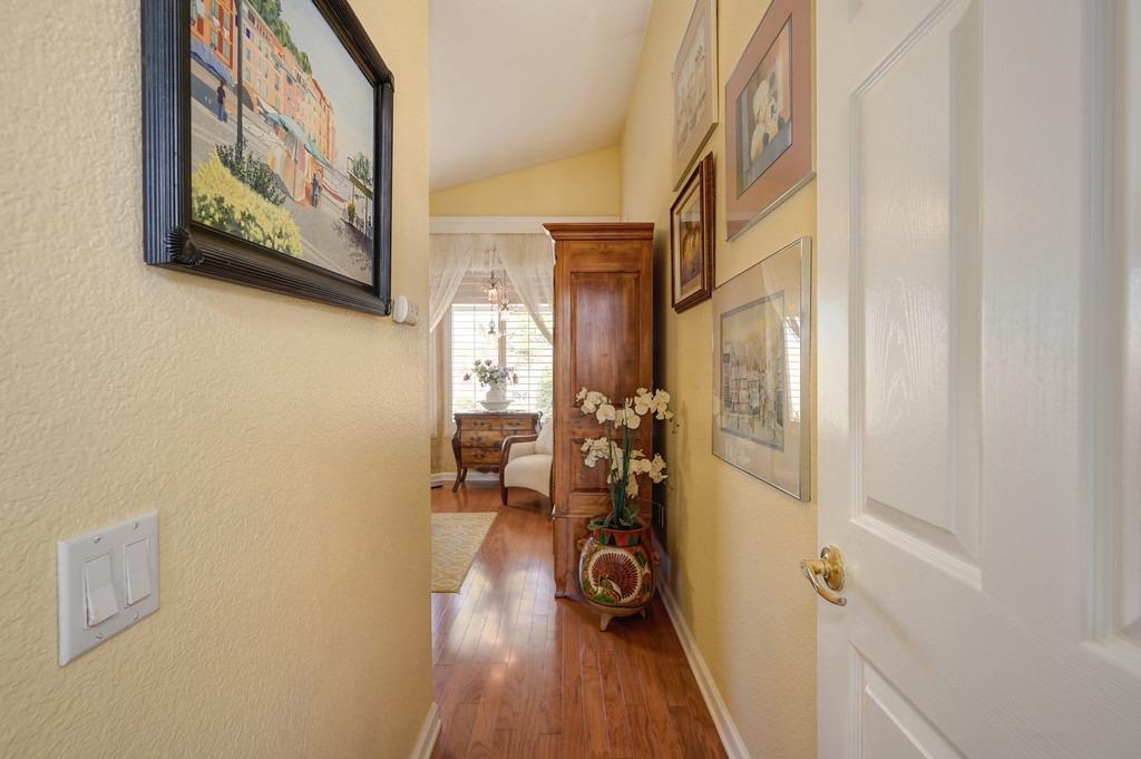 Detail Gallery Image 33 of 90 For 7549 Apple Hollow Loop, Roseville,  CA 95747 - 2 Beds | 2 Baths