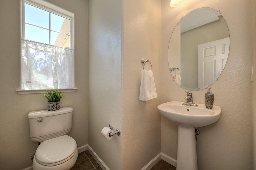 Detail Gallery Image 41 of 65 For 3025 Monument Dr, Roseville,  CA 95747 - 3 Beds | 2/1 Baths