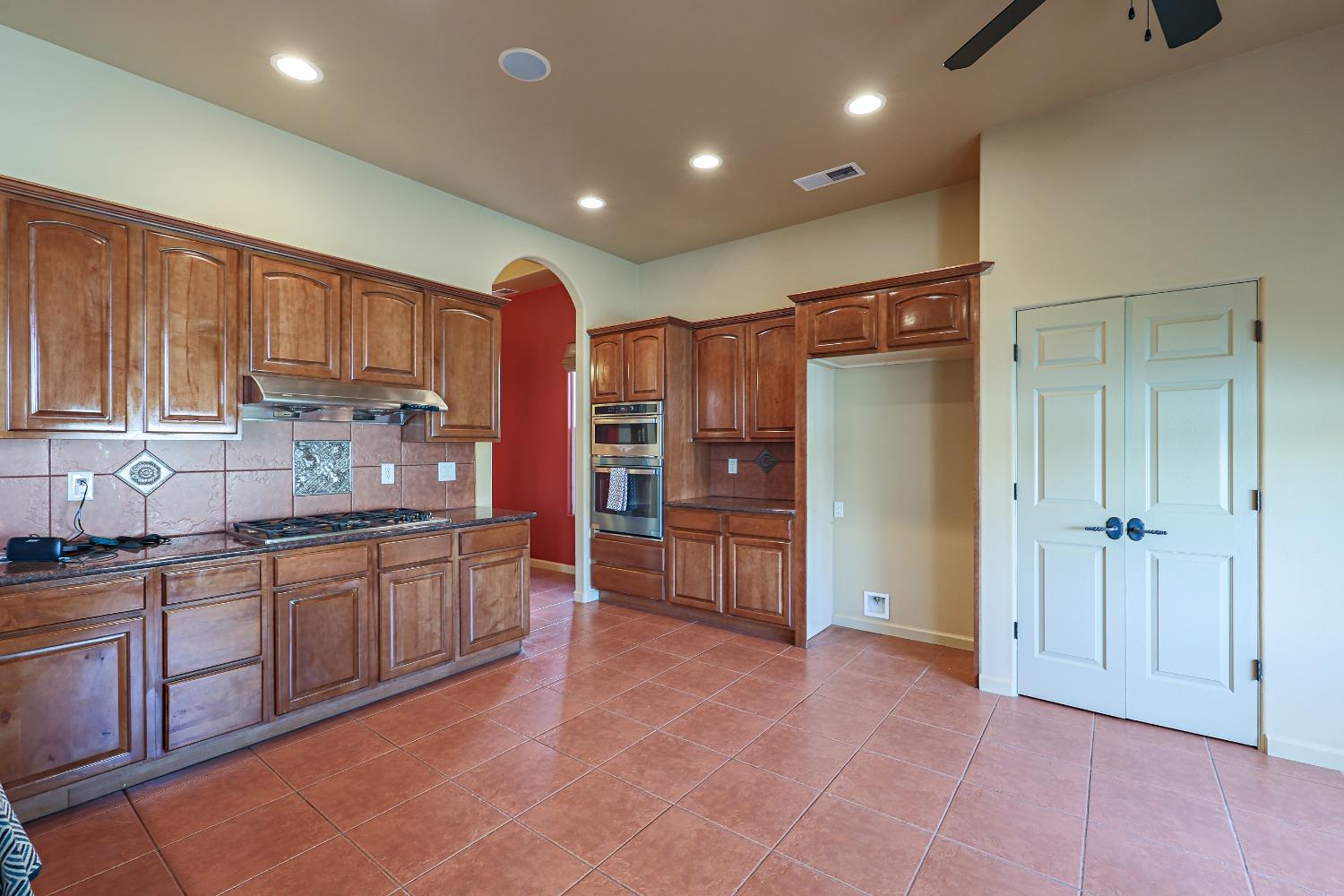 Detail Gallery Image 7 of 25 For 8720 Laguna St, Chowchilla,  CA 93610 - 4 Beds | 4 Baths