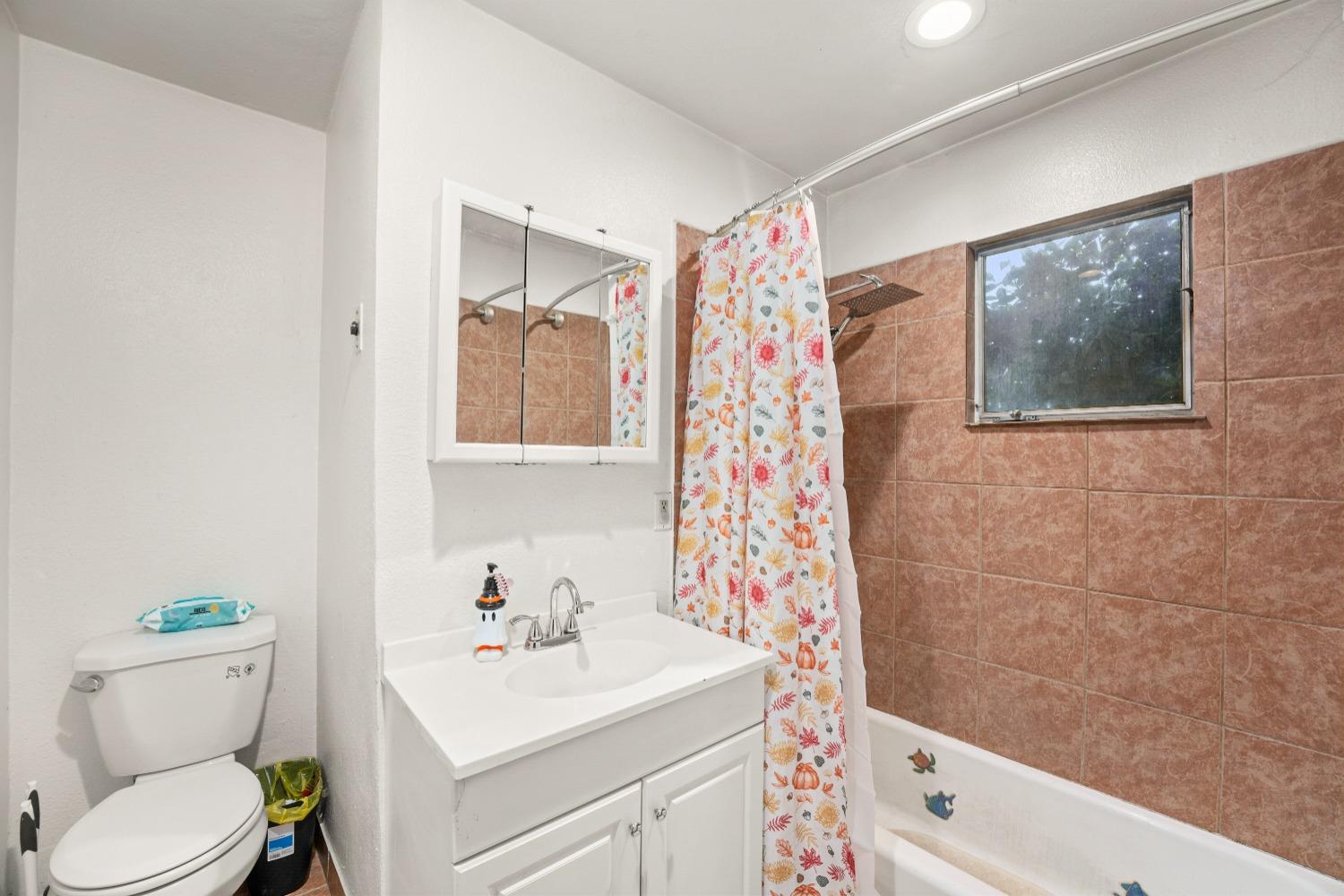 Detail Gallery Image 21 of 36 For 1003 Fleda Ave, Olivehurst,  CA 95961 - 3 Beds | 1/1 Baths